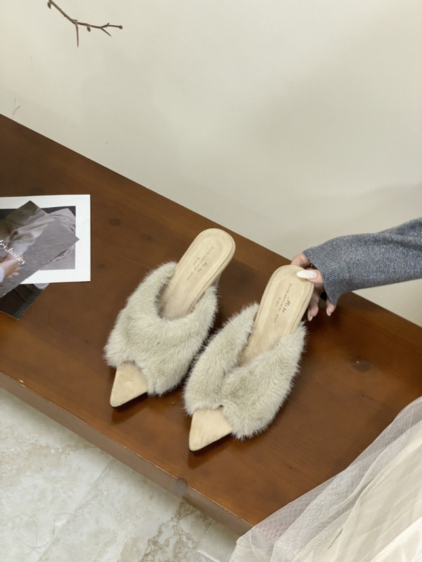 Sandale cu vârf în formă de herringbone, partea superioară din Super Fiber, căptușeală PU, talpă din cauciuc, vara 2025