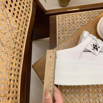 Női vastag talpú papucs, PU felsőrész, PU belső, osztott lábujj, kompozit talp, hétköznapi stílus