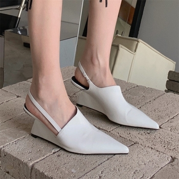 Sandále s ostrým nosom, elastický pás, vrchný a podšívka z mikrovlákna, gumová podrážka, jar 2025