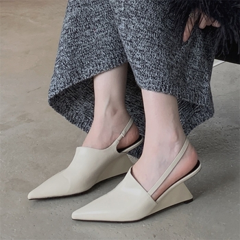 Sandále s ostrým nosom, elastický pás, vrchný a podšívka z mikrovlákna, gumová podrážka, jar 2025