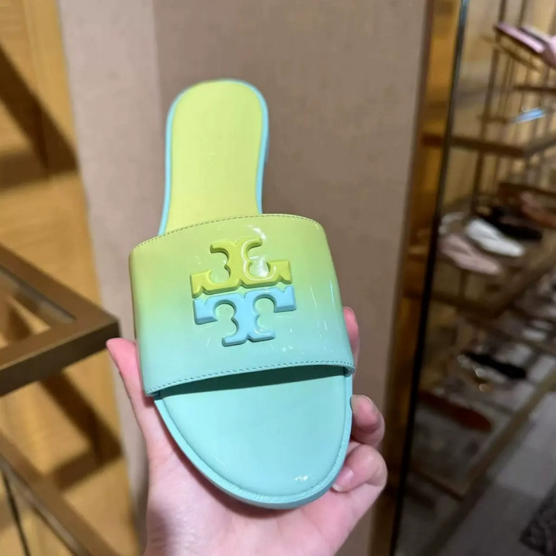 Sandale dama cu toc mediu, slip-on - parte superioară PU, talpă PVC, tehnologie Goodyear la talpă, model graffiti