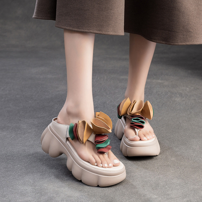 Sandale pentru femei etnice cu imprimeu floral, platformă înclinată, din piele, talpă din spumă, vârf rotund, vara 2024