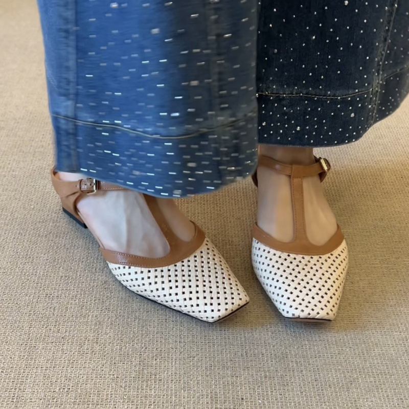 Sandale perforate cu vârf pătrat, partea superioară și interioară din fibră sintetică, talpă din cauciuc, stil zilnic, vara 2025