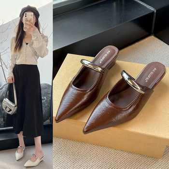 Dámske slip-on platformové topánky s ostro zahnutým nosom a kovovou sponou, PU vrch, vnútorná imitácia kože, gumová podrážka, leto 2025