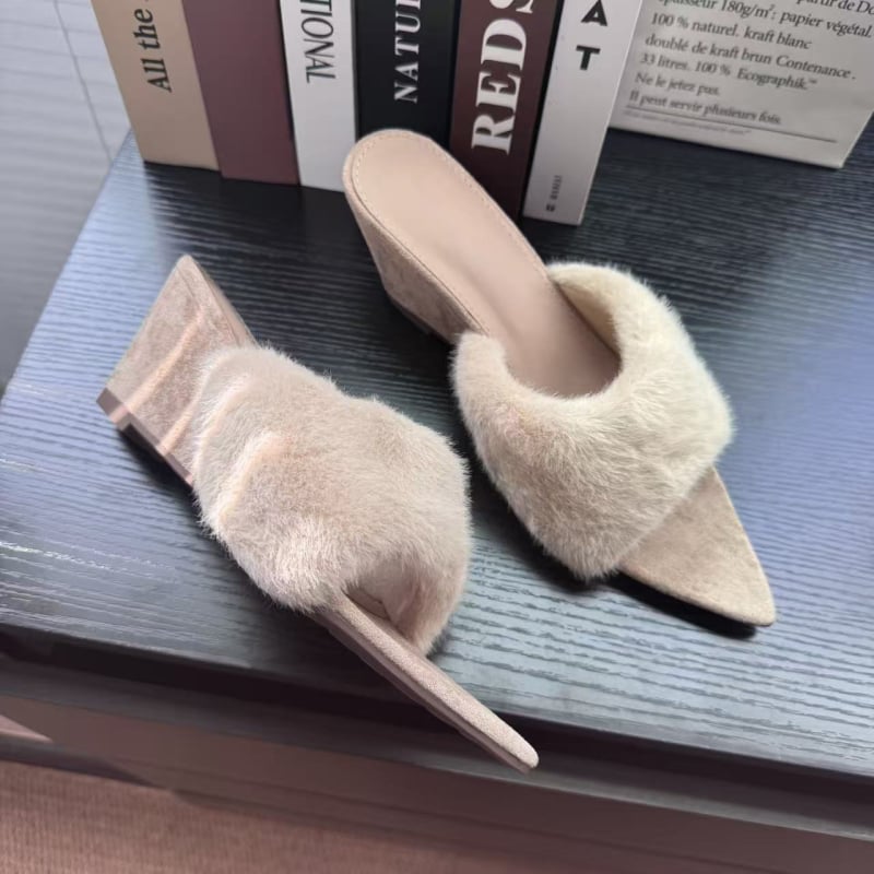 Dámske papuče s klinovým podpätkom z kožušiny, otvorený prst, gumová podrážka, PU vnútorná časť, jeseň 2025