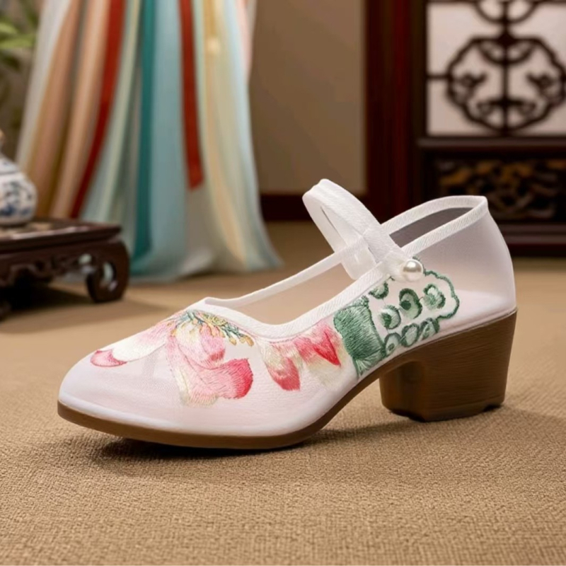 Sandale s mrežastim gornjim dijelom, okrugli vrh, klinasti pet 3–6 cm, retro stil, potplat TPR