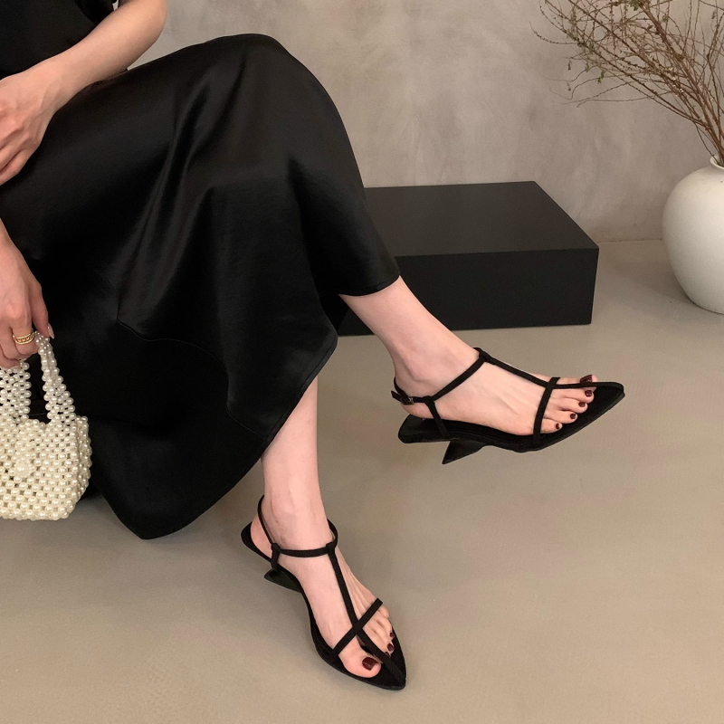 Sandále s klinom a vysokým opätkom, špičatý nos, jeden remienok, velúr vrch, leopardí vzor, leto 2025