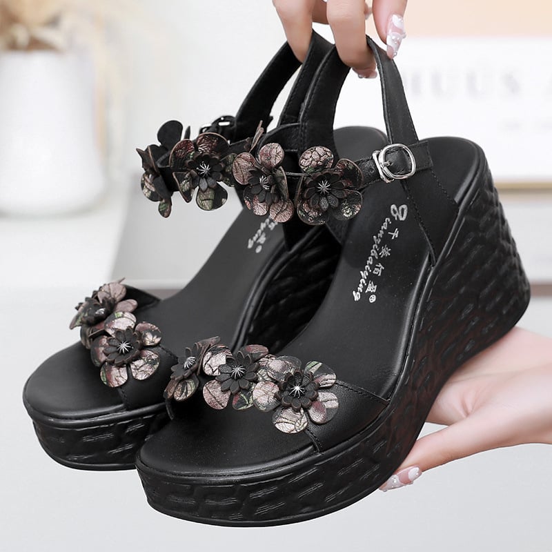 Дамски сандали от естествена кожа, горна част от първи и втори слой кожа, отворен пръст, клин над 8 см, дебела платформа, микрофибърна подплата