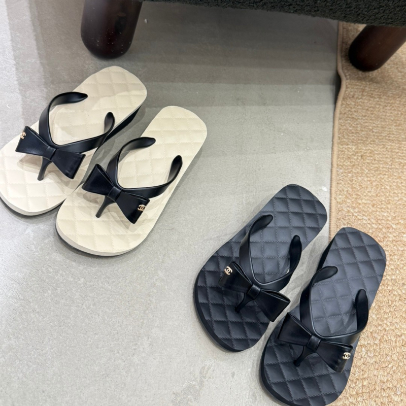 Plažne japanke flip-flop — PVC gornji dio, potplat od pjenaste gume, okrugli vrh, bez podstavke, svakodnevni stil (ljeto 2025)