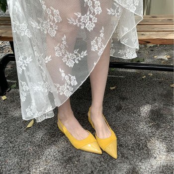 Sandale de damă cu toc înclinant, vârf ascuțit, talpă PU moale, design deschis la spate, material superior: super fibră