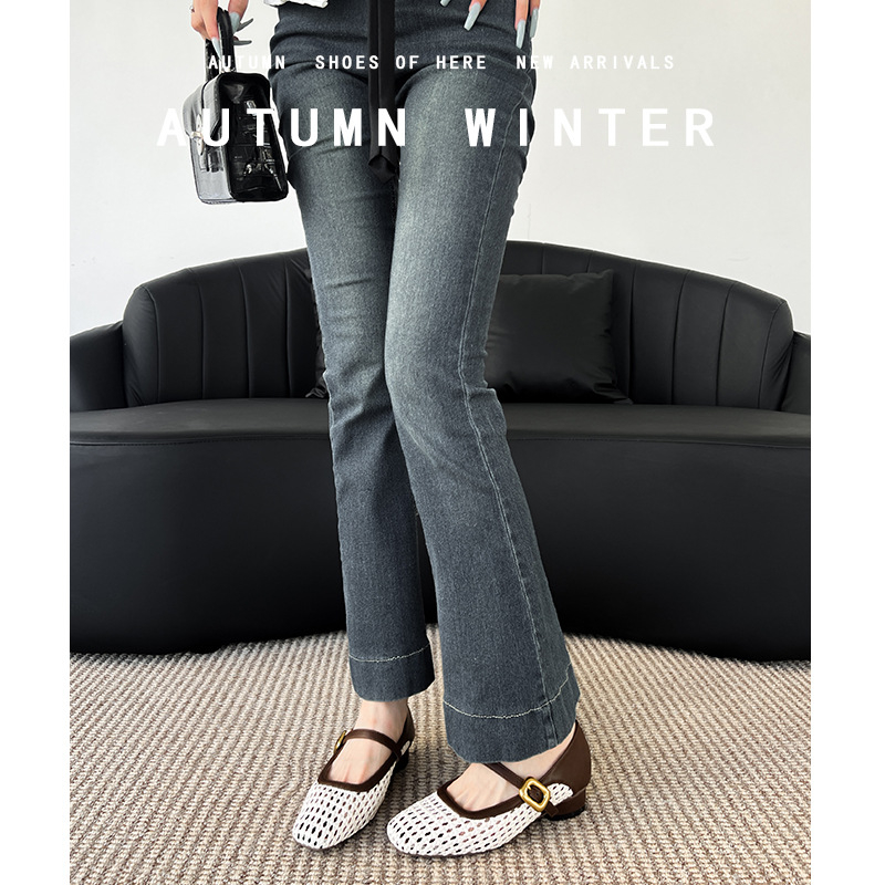 Sandale Mary Jane cu o bretea, vârf pătrat, toc gros 3-5 cm, talpă din cauciuc, partea superioară și căptușeala din super fiber