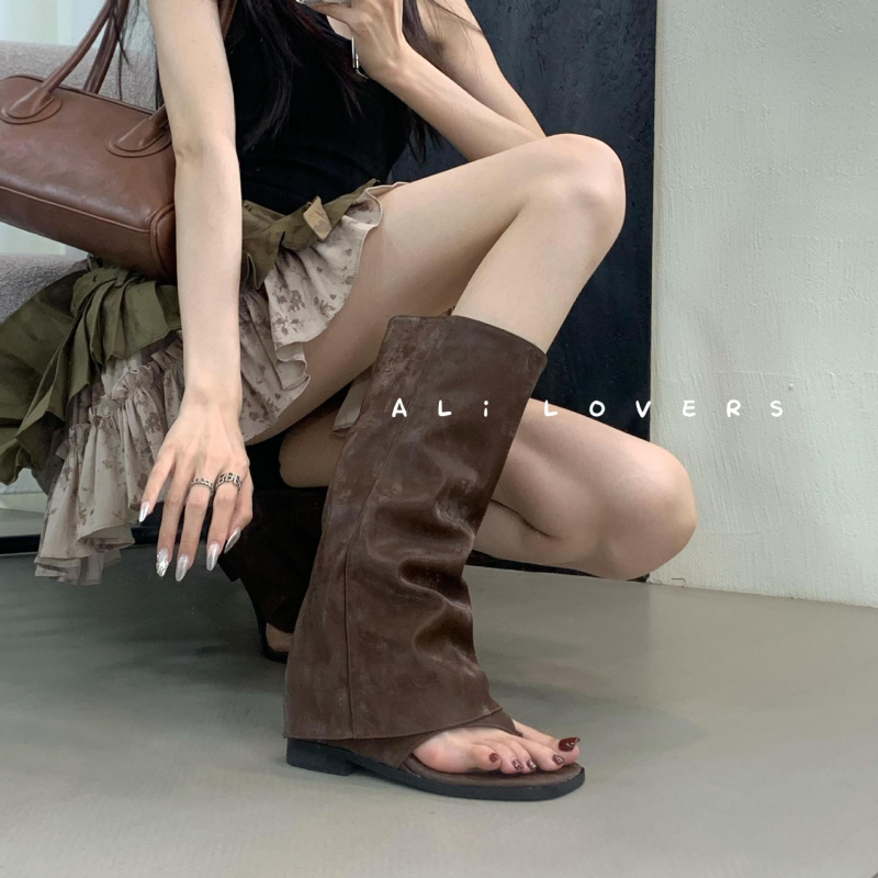 Sandale din velur, stil urban (Material superior: Velur; Categorie: Sandale; Stil: Urban; Sezon: Vară 2025)