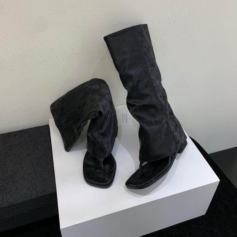 Sandale din velur, stil urban (Material superior: Velur; Categorie: Sandale; Stil: Urban; Sezon: Vară 2025)