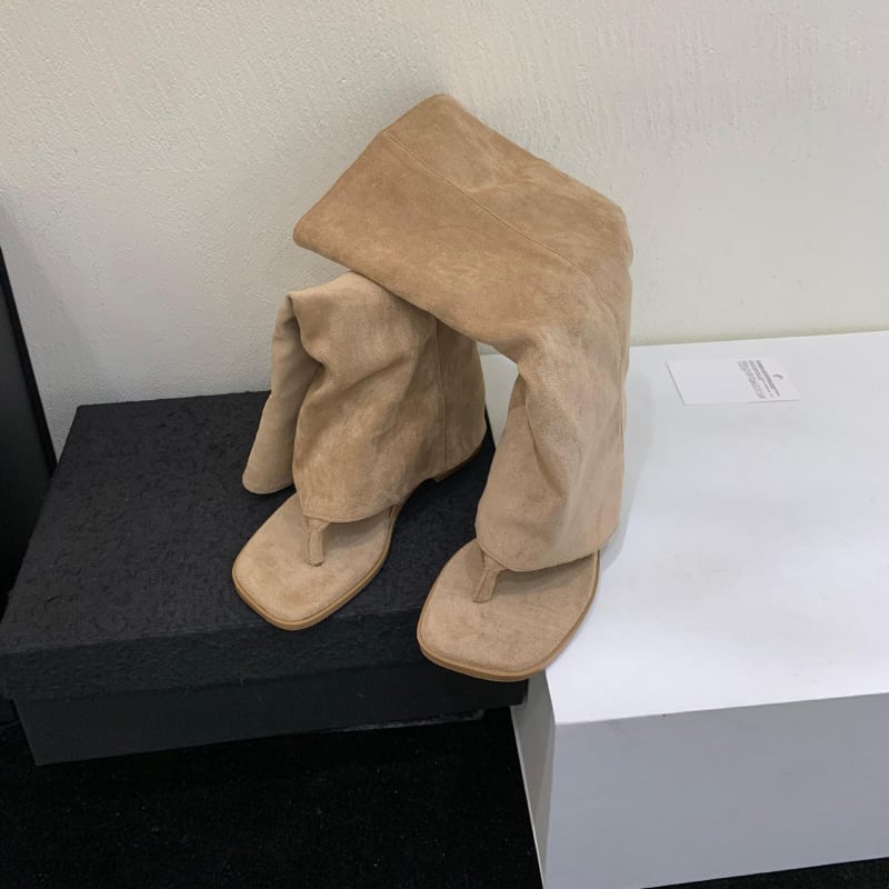 Sandale din velur, stil urban (Material superior: Velur; Categorie: Sandale; Stil: Urban; Sezon: Vară 2025)