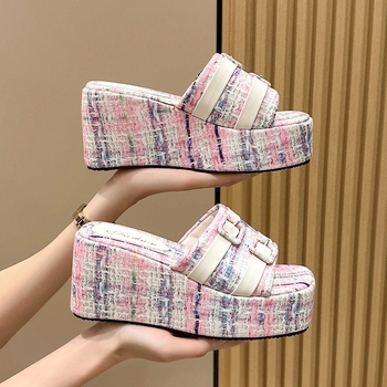 Sandale cu toc în formă de cui, cataramă pătrată, talpă groasă 3 cm, partea superioară PU și căptușeală PU, talpă din cauciuc