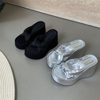 Sandale dama cu talpă groasă în toc wedge – vârf rotund, talpă din cauciuc, fără căptușeală, vară 2025