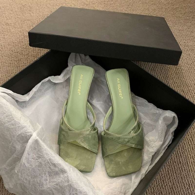 Sandale dama cu toc în clin argintii, vârf drept și deget deschis (PU partea superioară; talpă din cauciuc; grosime talpă 11 cm+; antiderapant)