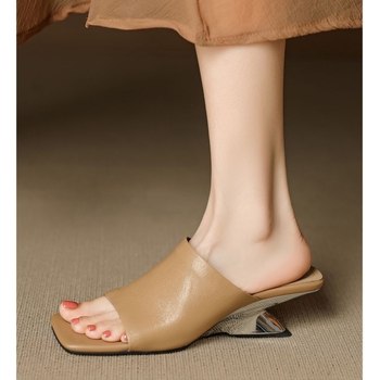 Sandale de damă cu toc înclinat, foarte moi, vară, stil coreean, cu o singură curea, vârf dreptunghiular, partea superioară PU, talpă din cauciuc