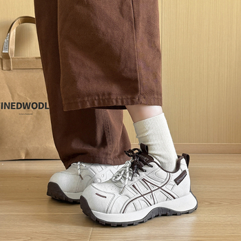 Pantofi damă tip dad, talpă groasă, căptușeală pufoasă, vârf rotund, șireturi, talpă din cauciuc