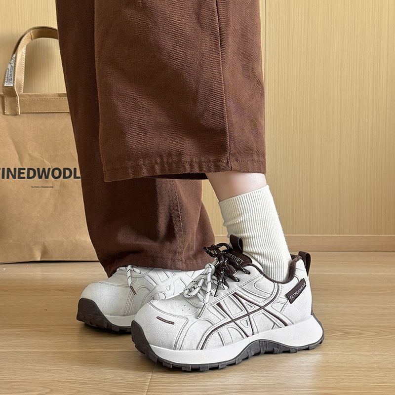 Pantofi damă tip dad, talpă groasă, căptușeală pufoasă, vârf rotund, șireturi, talpă din cauciuc