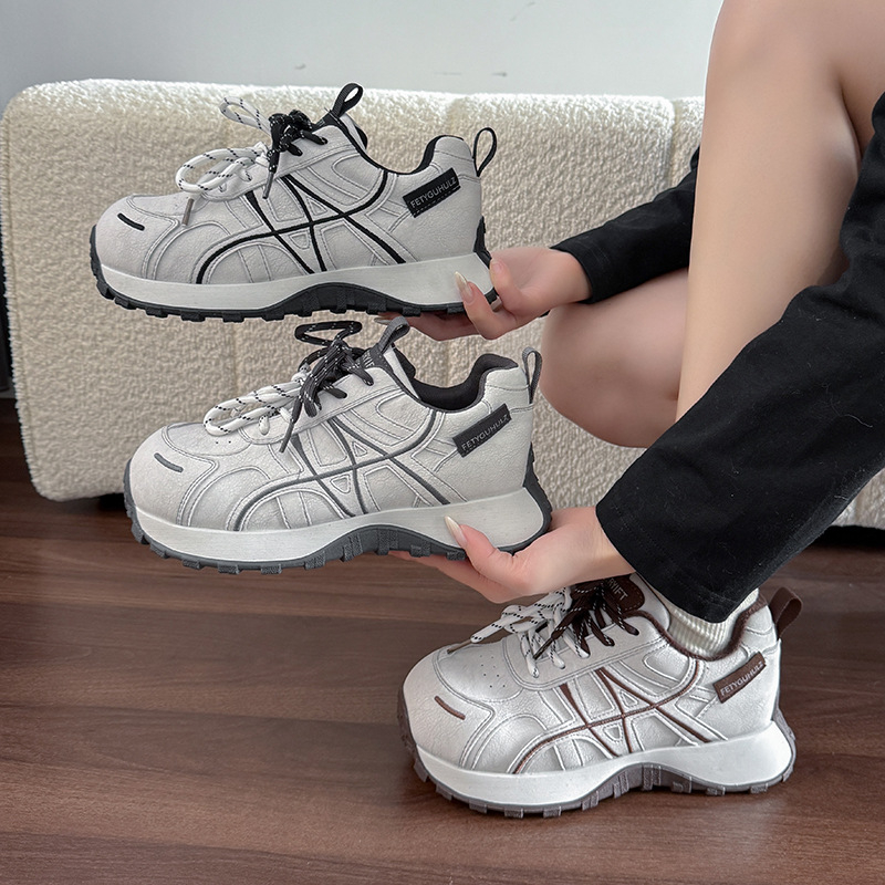 Pantofi damă tip dad, talpă groasă, căptușeală pufoasă, vârf rotund, șireturi, talpă din cauciuc