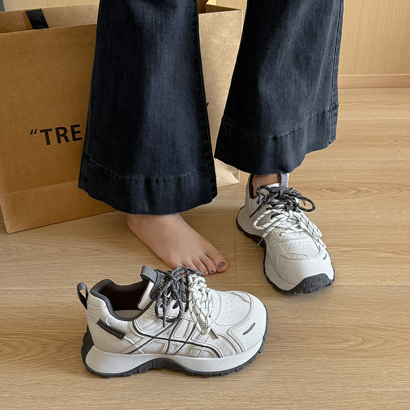 Pantofi damă tip dad, talpă groasă, căptușeală pufoasă, vârf rotund, șireturi, talpă din cauciuc