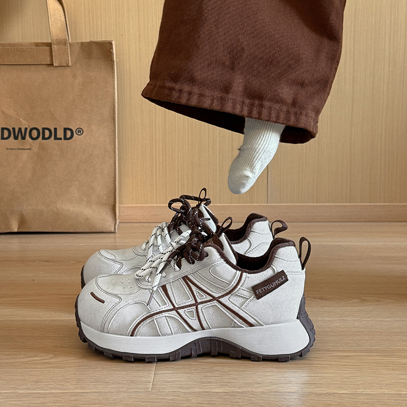 Pantofi damă tip dad, talpă groasă, căptușeală pufoasă, vârf rotund, șireturi, talpă din cauciuc