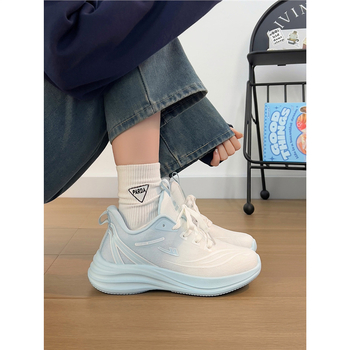 Női nyári sneaker, lélegző hálós felsőrész, magas szár (3-7 cm), PU talpbetét, PVC talp, csúszásmentes, kényelmes