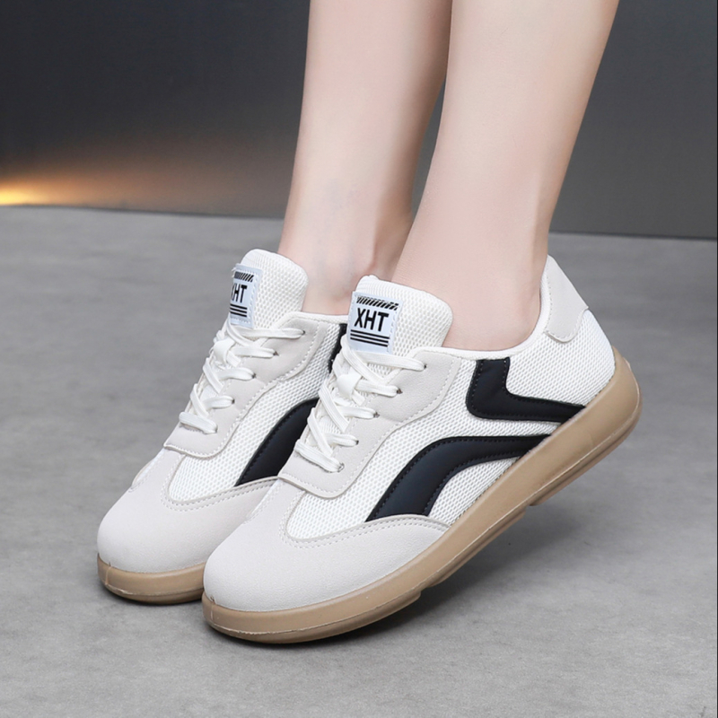 Pantofi damă cu talpă plată – stil minimalist modern, partea superioară din piele sintetică, talpă și branț PU, șireturi, toc plat mic 1–3 cm