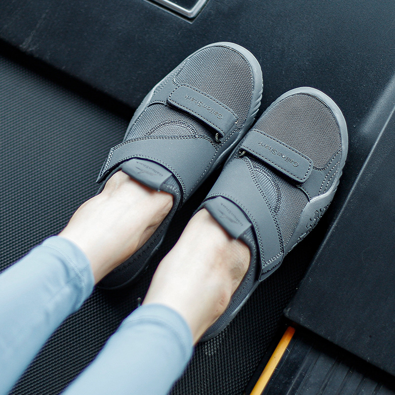 Pantofi sport casual - ușori, respirabili, talpă antiderapantă; partea superioară din textil; talpă interioară EVA; talpă din cauciuc