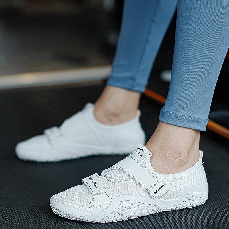 Pantofi sport casual - ușori, respirabili, talpă antiderapantă; partea superioară din textil; talpă interioară EVA; talpă din cauciuc
