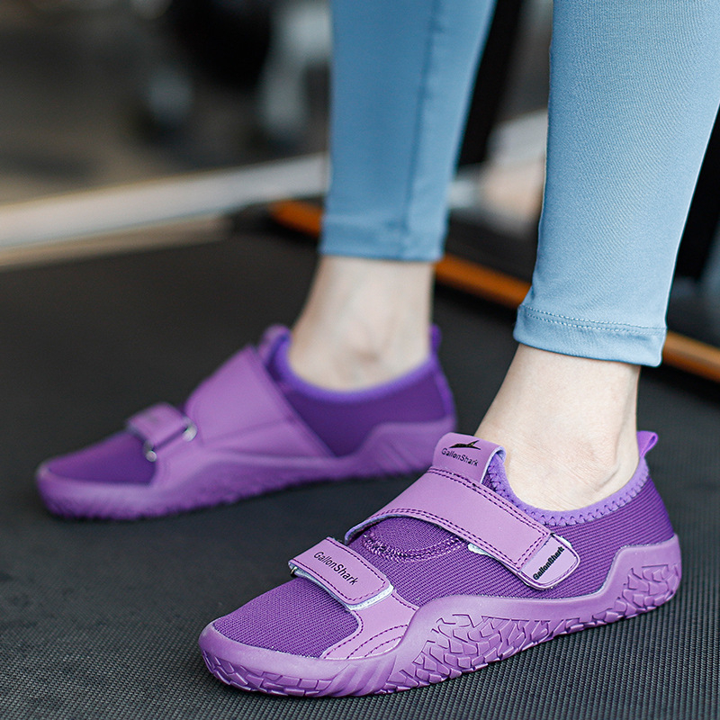 Pantofi sport casual - ușori, respirabili, talpă antiderapantă; partea superioară din textil; talpă interioară EVA; talpă din cauciuc