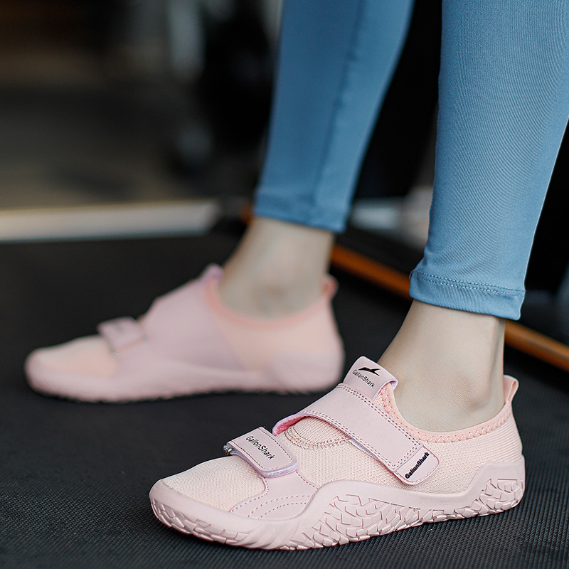 Pantofi sport casual - ușori, respirabili, talpă antiderapantă; partea superioară din textil; talpă interioară EVA; talpă din cauciuc
