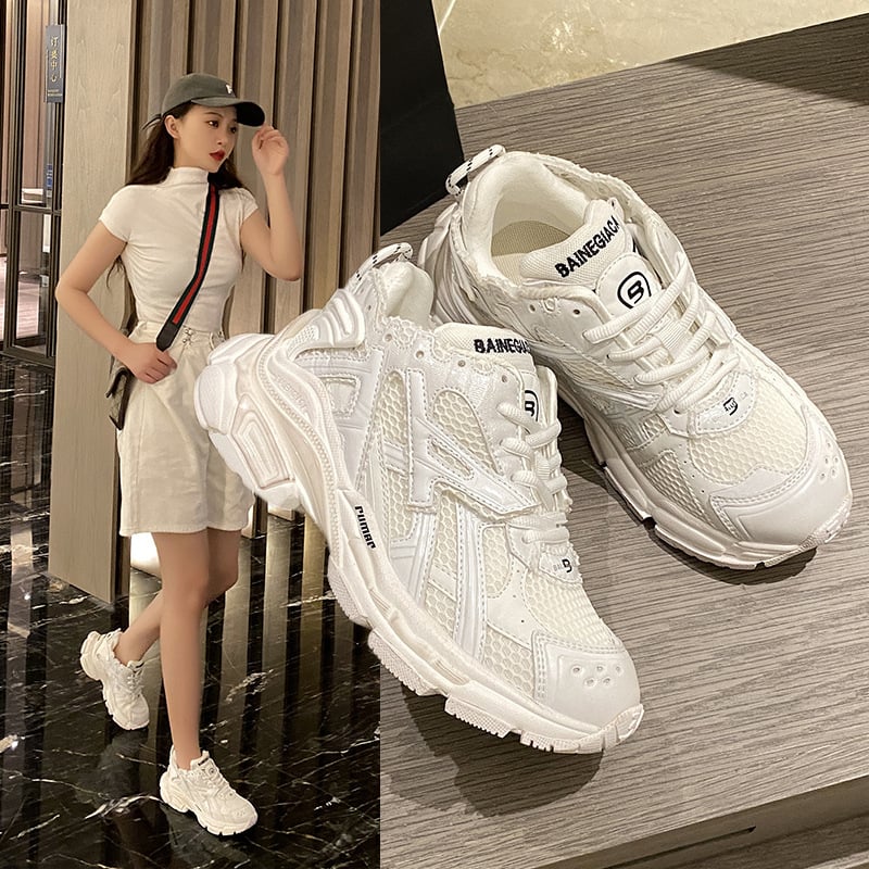 Sportske tenisice s debelim potplatom, prozračnim gornjim dijelom od mikrovlakana, visok vrh, gumeni potplat