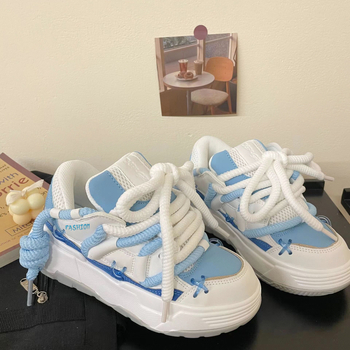 Vastag talpú cipő | Felsőrész: mű PU; Talp: gumi; Zárás: cipőfűző; Sarokmagasság: 3-5 cm; Uniszex