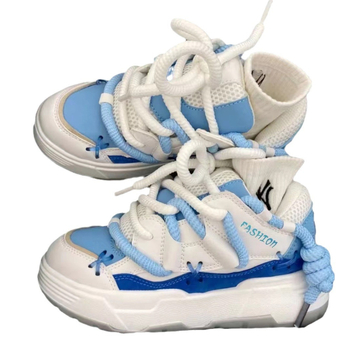 Vastag talpú cipő | Felsőrész: mű PU; Talp: gumi; Zárás: cipőfűző; Sarokmagasság: 3-5 cm; Uniszex