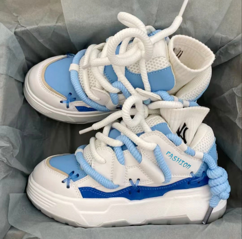 Vastag talpú cipő | Felsőrész: mű PU; Talp: gumi; Zárás: cipőfűző; Sarokmagasság: 3-5 cm; Uniszex