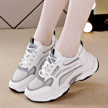 Női könnyű tornacipő mikroszálas felsőrésszel, hálós belsővel, csúszásmentes gumi talppal, kerek orr, alacsony sarok 1–3 cm