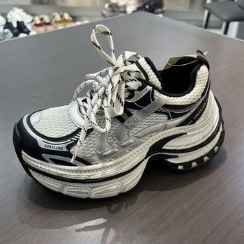 Női mesh futócipő vastag talppal, lélegző felsőrésszel, négy évszakos viselet, elöl fűzőzár