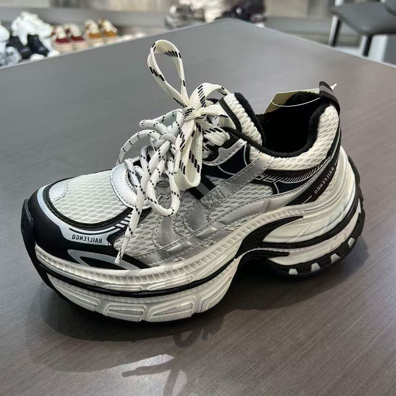 Női mesh futócipő vastag talppal, lélegző felsőrésszel, négy évszakos viselet, elöl fűzőzár