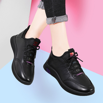 Дамски спортни обувки без връзки за ежедневието с кръгла носка, PU горна част, PU стелка, мрежеста подплата и гумирана подметка