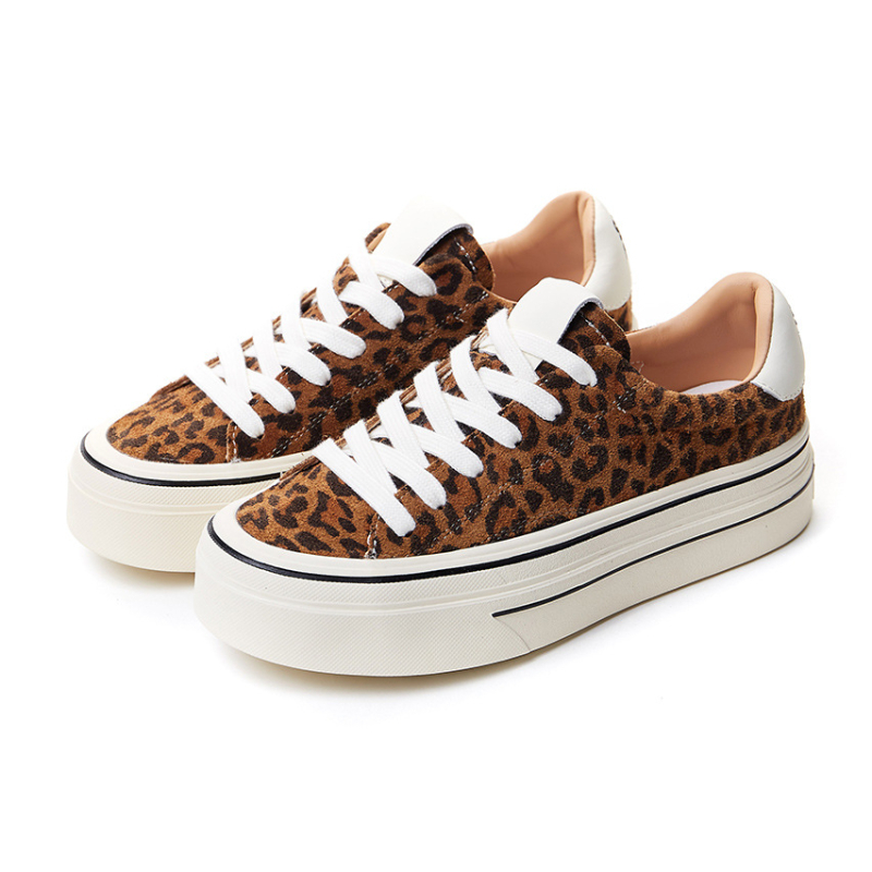 Ženske tenisice s leopard uzorkom, gornji dio od nubuka kravlje kože, gumeni potplat, vezanje, visina potpetice 3–5 cm