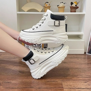 Női koreai stílusú vastag talpú sportcipő, PU felsőrész, gumitalp, hálós bélés, kerek orr, elöl fűzővel záródó, alacsony boka, ősz 2023