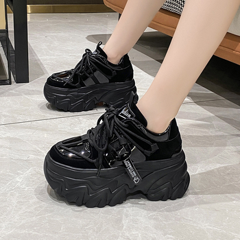 Adidași femei, stil coreean, gleznă înaltă, talpă groasă 6-8 cm, PU partea superioară, închidere frontală cu curea.