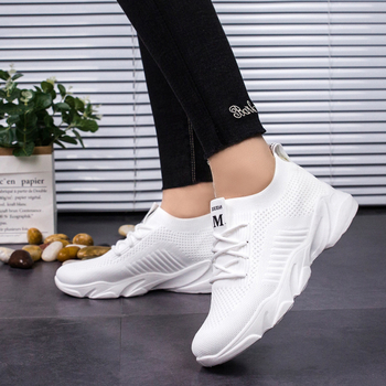 Női hálós sportcipő, fűzős, kerek orr, alacsony sarok, műanyag talp