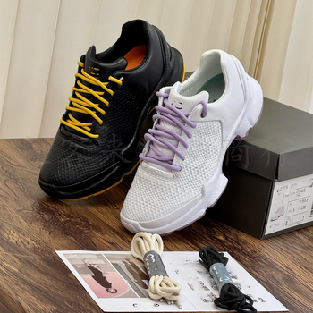 Női túracipő – marhabőr felsőrész, légáteresztő, vízálló, csúszásmentes, kopásálló talp