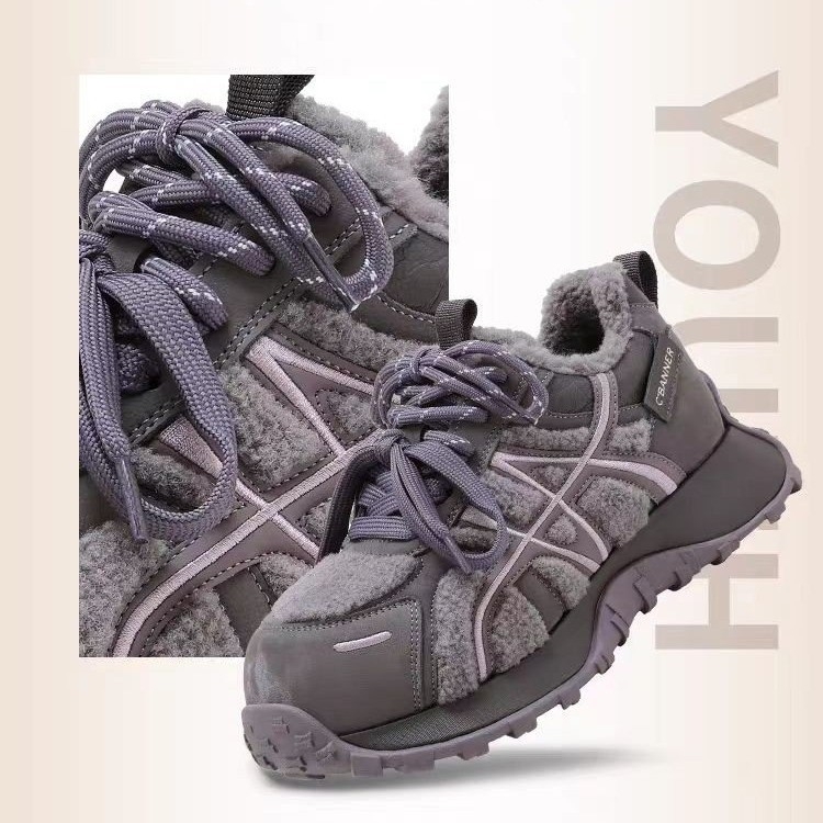 Női velúr felsőrészű sportos-casual tornacipő fleece béléssel, gumírozott talppal, fűzővel záródó, 3–5 cm vastag sarok