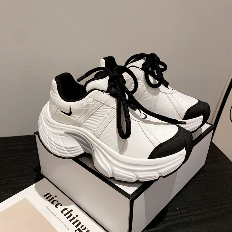 Női dad shoes cipő — mikroszálas felsőrész, color-block mintázat, gumitalp, 3–5 cm-es sarok, fűzős záródás