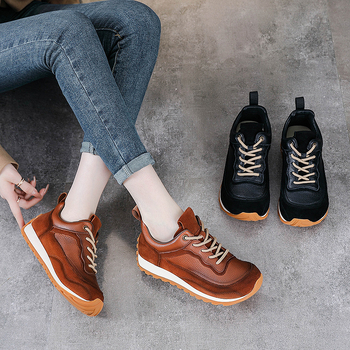 Női sportcipő első réteg marhabőrből, magasságot növelő vastag talppal, Forrest Gump stílus