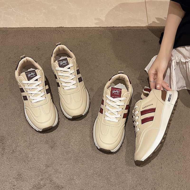 Női könnyű sportcipő szintetikus bőrből készült felsőrésszel, alacsony profil, kerek orr, fűzők, légáteresztő belső, PU talp